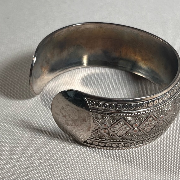 Tribal Metal Cuff Bangle Bracelet Tibetan Nepal Gypsy Style Silver Tone Boho - Picture 8 of 15